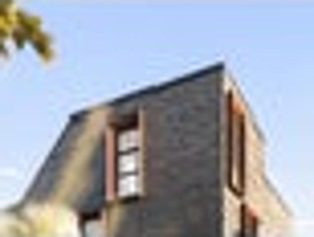 Townhouse for sale in Mount Roskill
