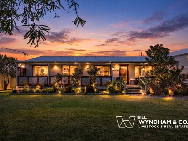 House for sale in Victoria