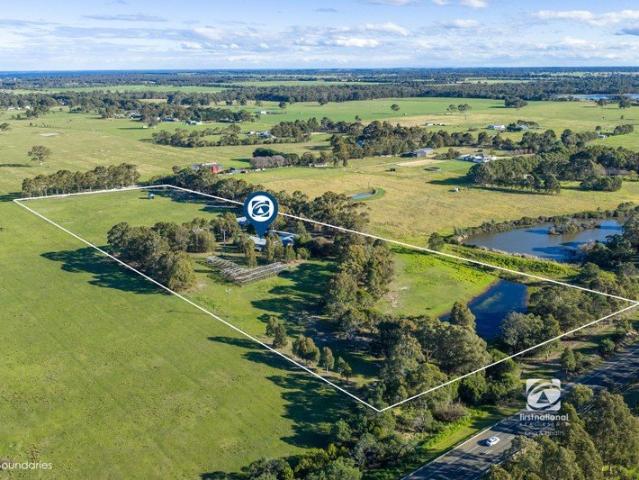 House for sale in Eagle Point, Victoria