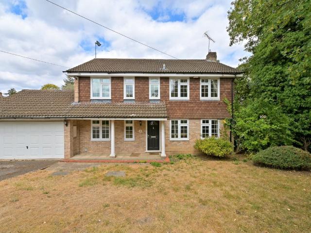 House for rent in Holyport, Bray
