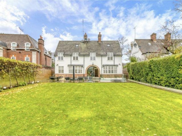 Apartment for rent in Hampstead Garden Suburb, Greater London