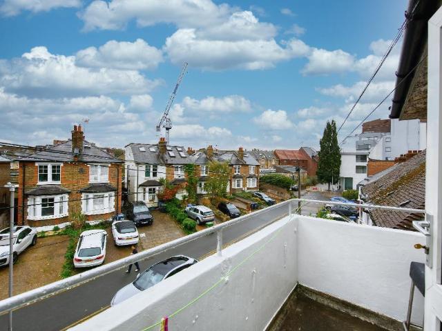 Apartment for rent in Royal Borough of Kingston upon Thames, Greater London