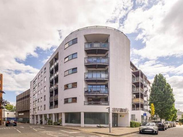 House for sale in Kingston Upon Thames, Greater London