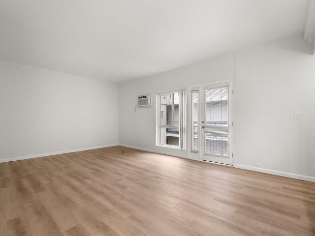Apartment for rent in Canoga Park, California