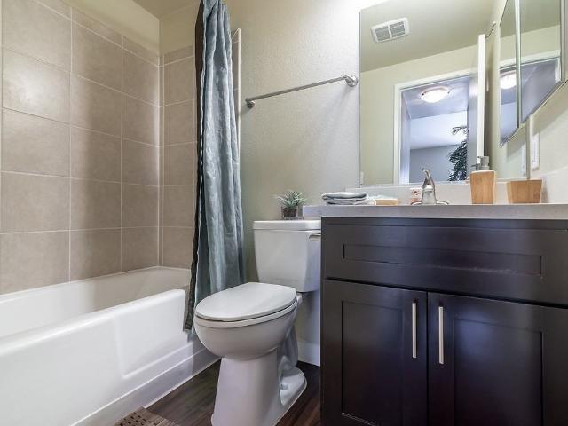 Apartment for rent in Canoga Park, California