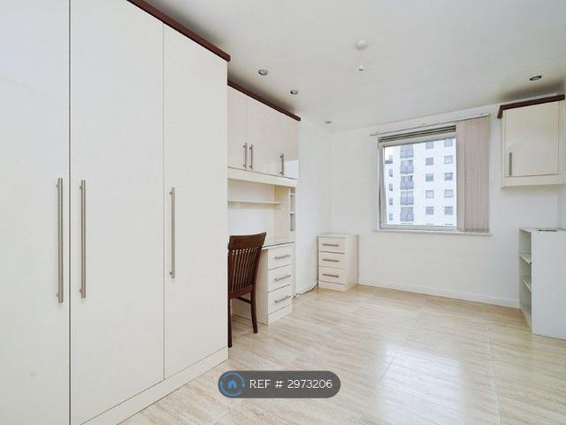 Apartment for rent in London Borough of Hounslow, Osterley