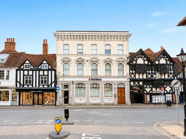 Apartment for rent in Fole, Surrey