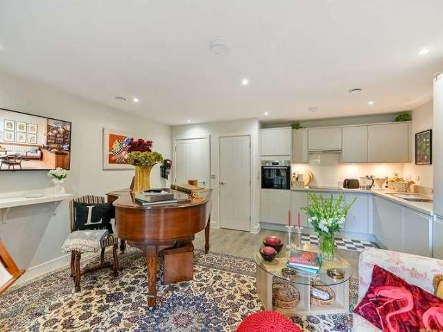 Apartment for rent in Theale, West Berkshire