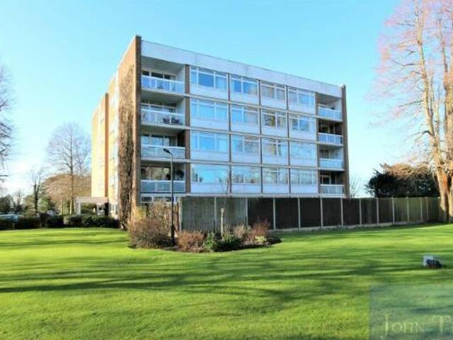 House for sale in Chigwell, Epping
