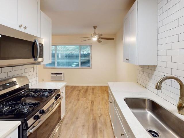 Apartment for rent in Canoga Park, California