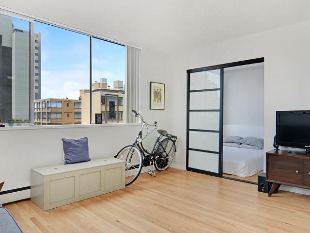 Apartment for rent in Denman Village, Vancouver