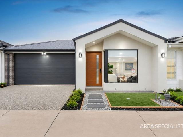 House for sale in Thornhill Park, Melbourne