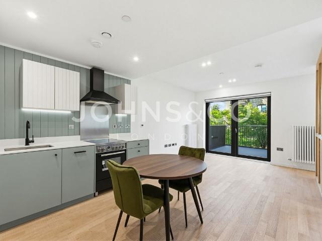 Studio for rent in London Borough of Hounslow, Greater London
