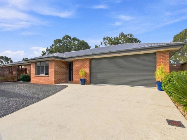 House for sale in Rosedale, Victoria