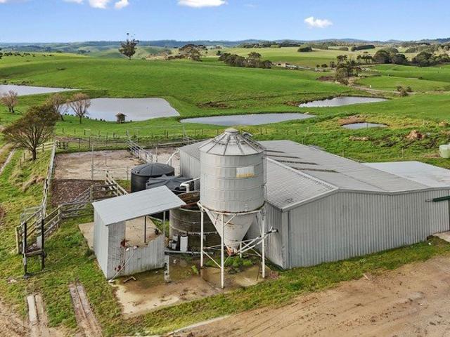 Cottage for sale in Buffalo, Victoria