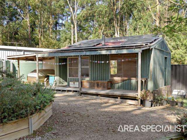 Cottage for sale in Darlimurla, Victoria
