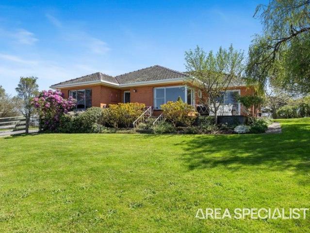 Cottage for sale in Kongwak, Victoria
