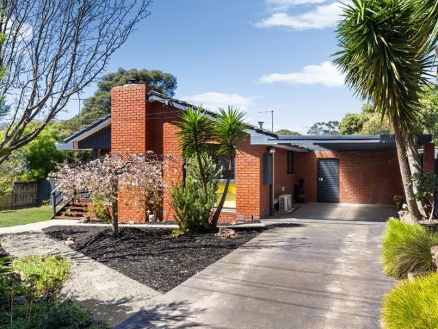House for sale in Ferntree Gully, Melbourne