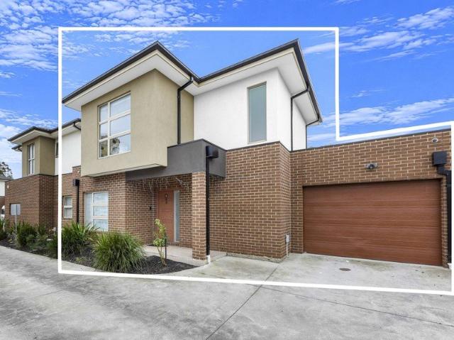 Townhouse for sale in Camerons Creek, Victoria