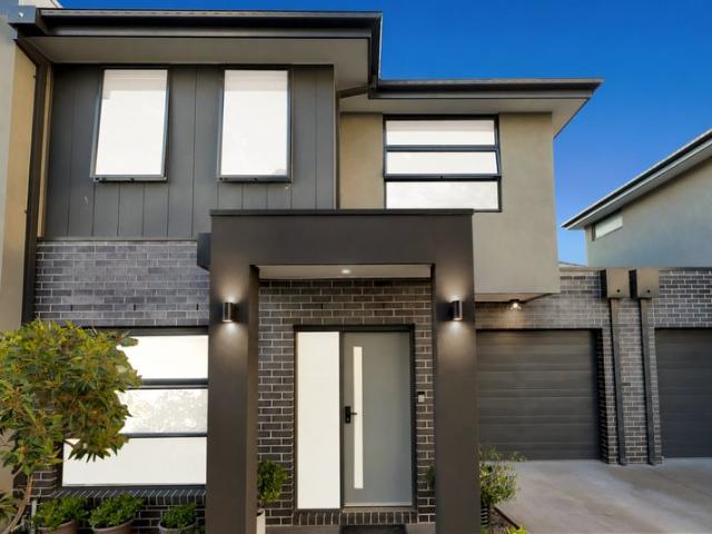 Townhouse for sale in Noble Park, Melbourne