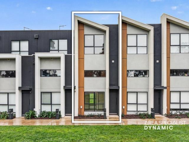 Townhouse for sale in Camerons Creek, Victoria