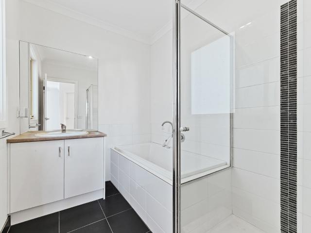 Townhouse for sale in Camerons Creek, Victoria