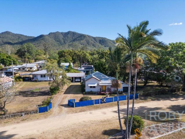 House for sale in Finch Hatton