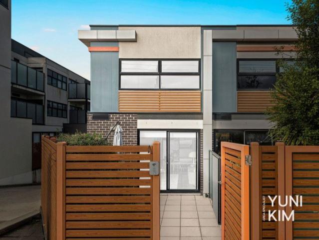 Townhouse for sale in Camerons Creek, Victoria