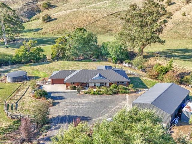 House for sale in Loch, Victoria