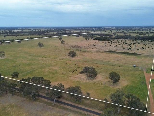 Cottage for sale in Edenhope, Victoria