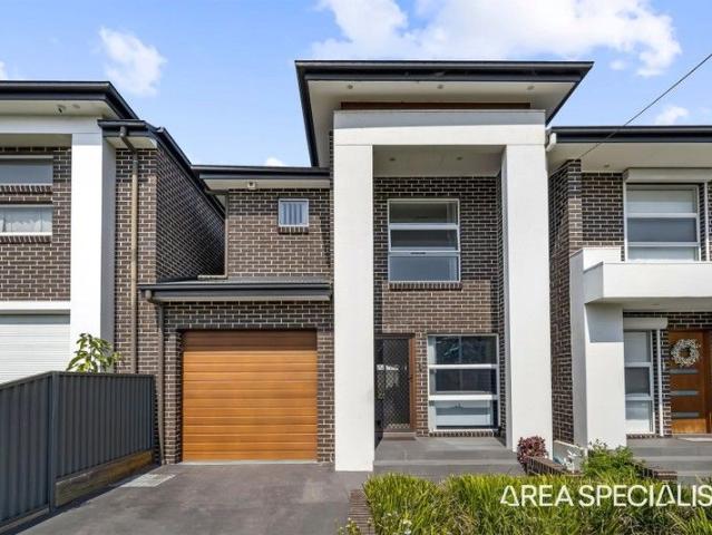 House for sale in Fairfield Heights