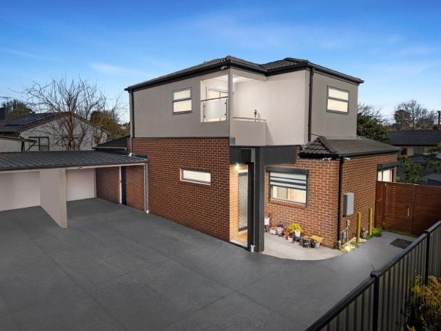 Townhouse for sale in Camerons Creek, Victoria