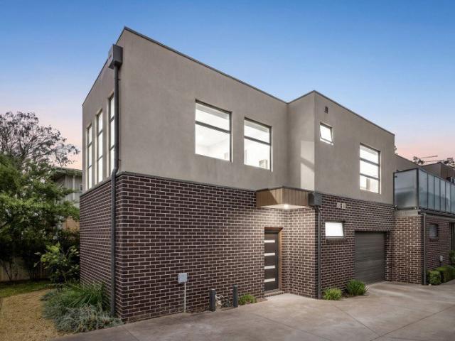 Townhouse for sale in Boronia, Melbourne