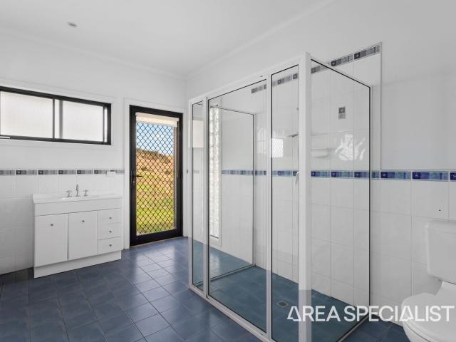 Cottage for sale in Loch, Victoria