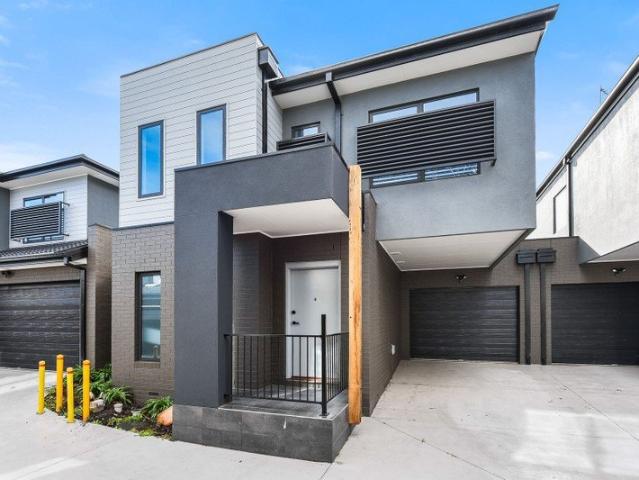 Townhouse for rent in Springvale South, Melbourne