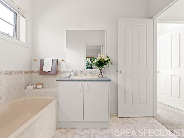 Apartment for sale in Mornington, Melbourne
