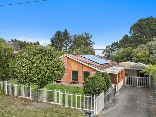House for sale in Hill End, Victoria