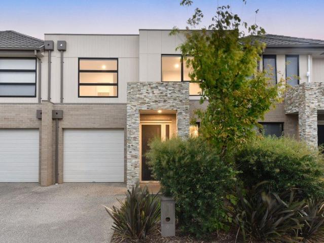 Townhouse for sale in Camerons Creek, Victoria