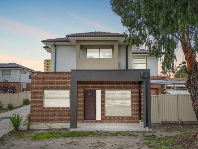 Townhouse for sale in Camerons Creek, Victoria