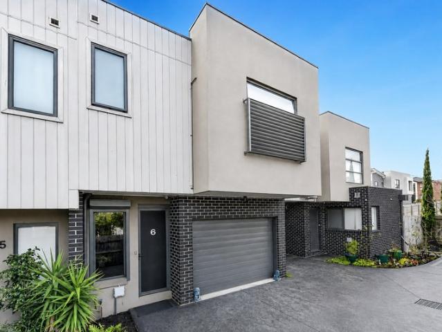 Townhouse for sale in Camerons Creek, Victoria