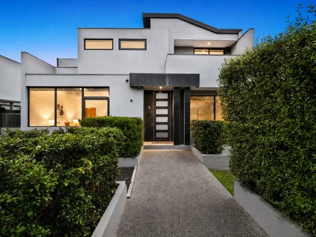 Townhouse for sale in Camerons Creek, Victoria