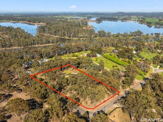 House for sale in Kirwans Bridge, Victoria