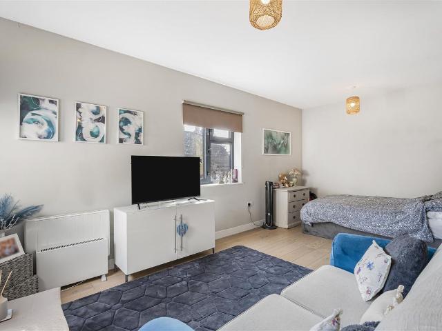 Apartment for rent in London Borough of Sutton, Greater London