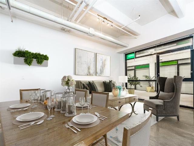 Apartment for rent in Canoga Park, California