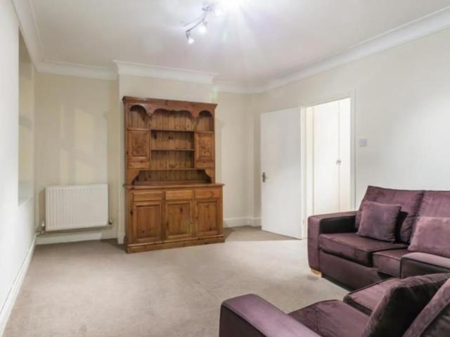 Apartment for rent in Mill Hill, Greater London