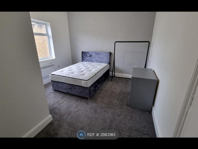 Room for rent in Little Stanmore, Greater London