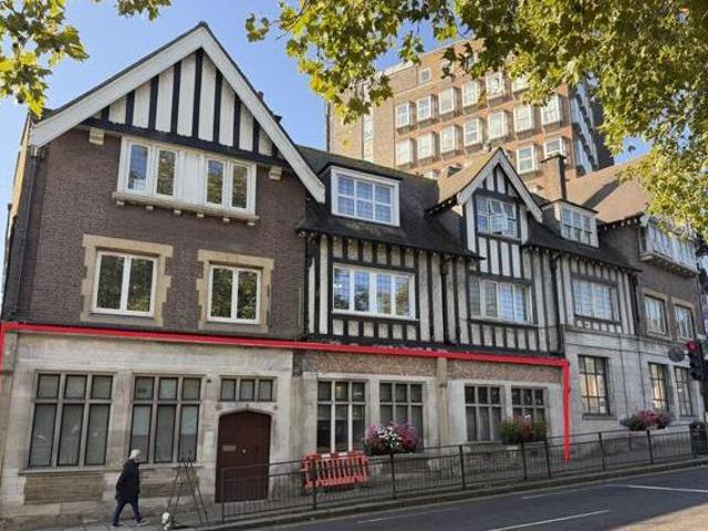 House for sale in Little Stanmore, Greater London