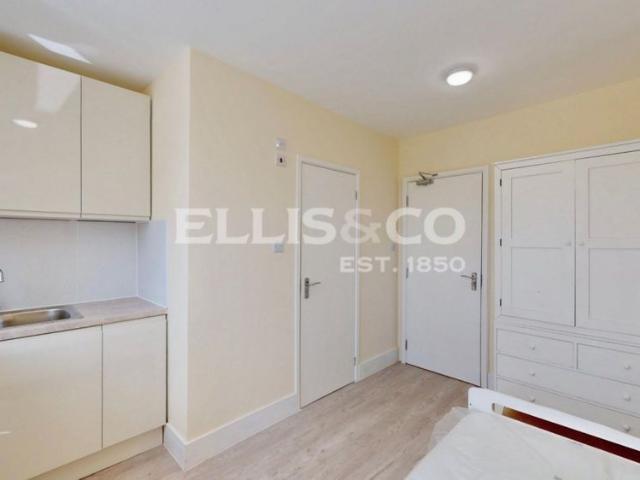Studio for rent in London Borough of Ealing, Greenford