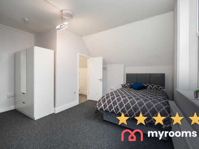 Room for rent in London Borough of Merton, Merton Park