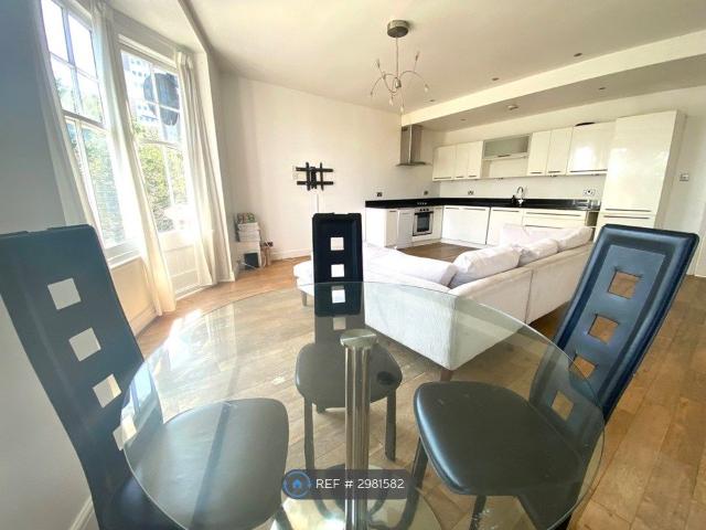 Apartment for rent in Woodford, Greater London